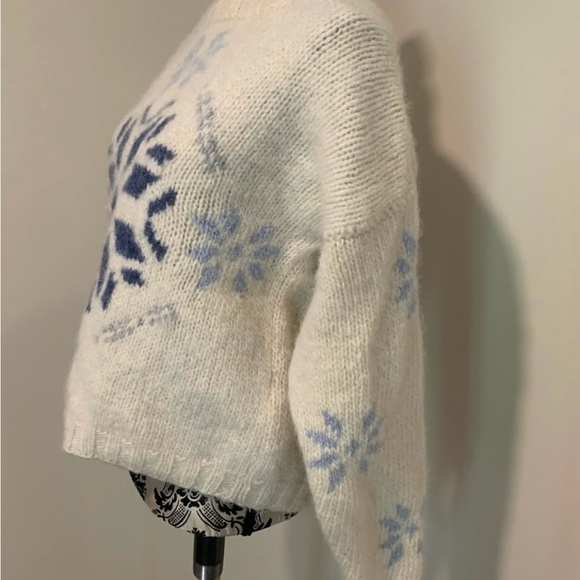 Vintage 80s LL Bean Snowflake Sweater - Picture 3 of 6